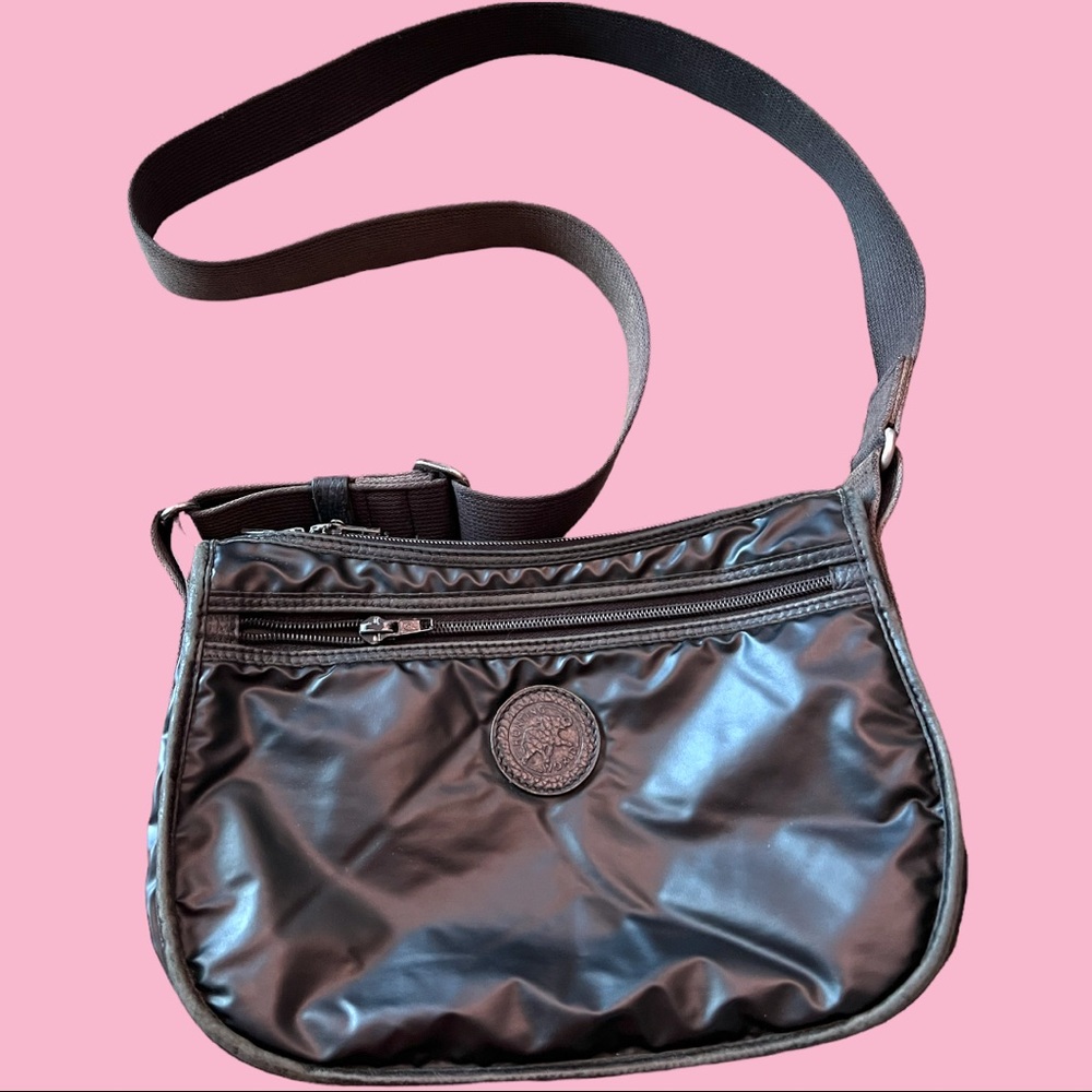 Hunting World Sling Bag